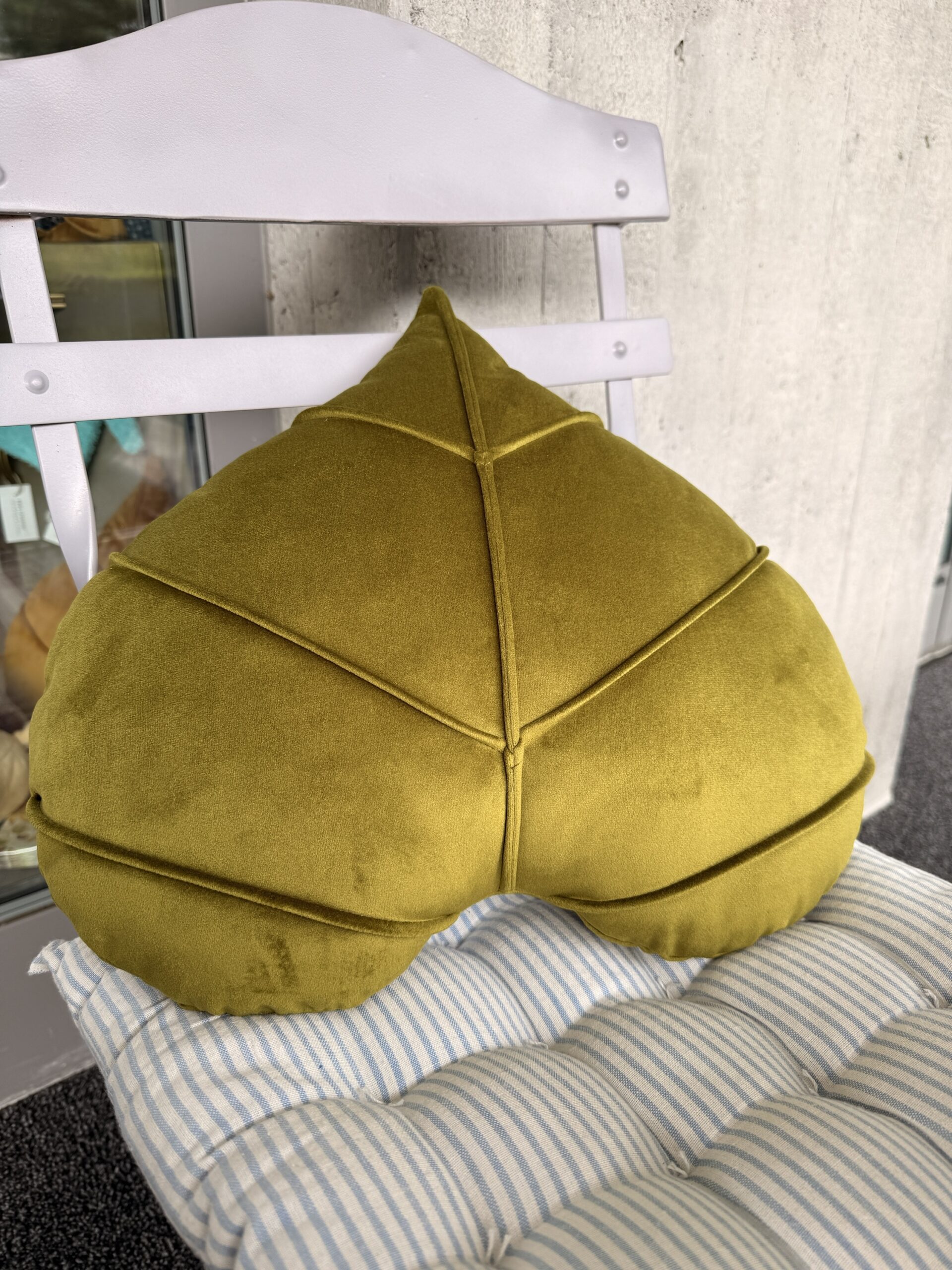 Edles Zierkissen Lindenblatt grün Herz💚